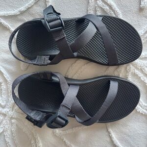 Chaco Z1 Size 8 Classic Monochrome Navy Blue Hiking Sandals